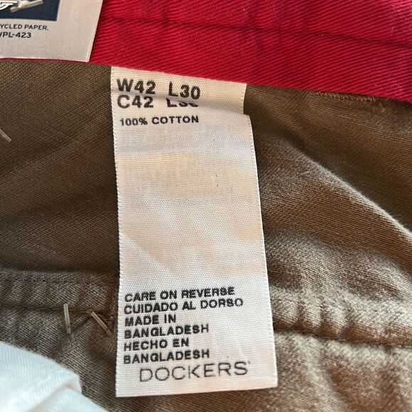 Dockers Men’s Tan Flat Front Relaxed Fit Mobile Pocket Chino Pants Size 42/30 - Picture 8 of 8